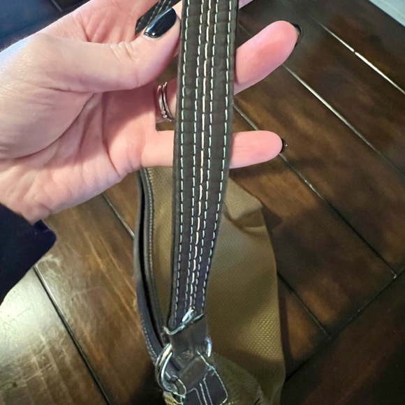 The Sak Brown Textured Shoulder Bag - Picture 4 of 9